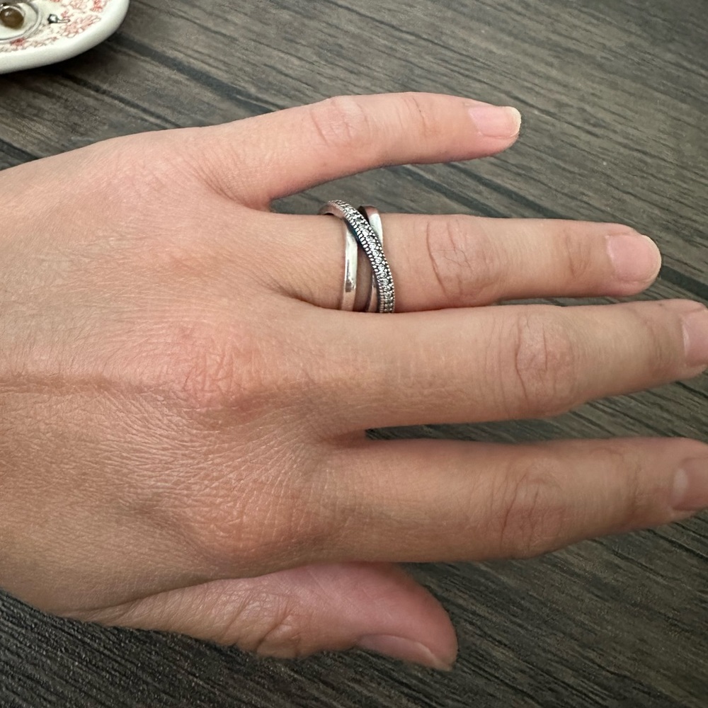 Sterling silver ring with rhinestones all intact